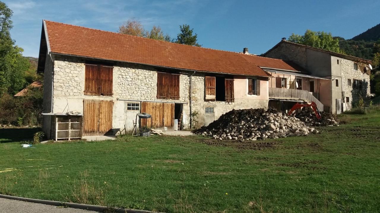 Bed and Breakfast Le Petit Begou Saint-Auban-d'Oze Экстерьер фото