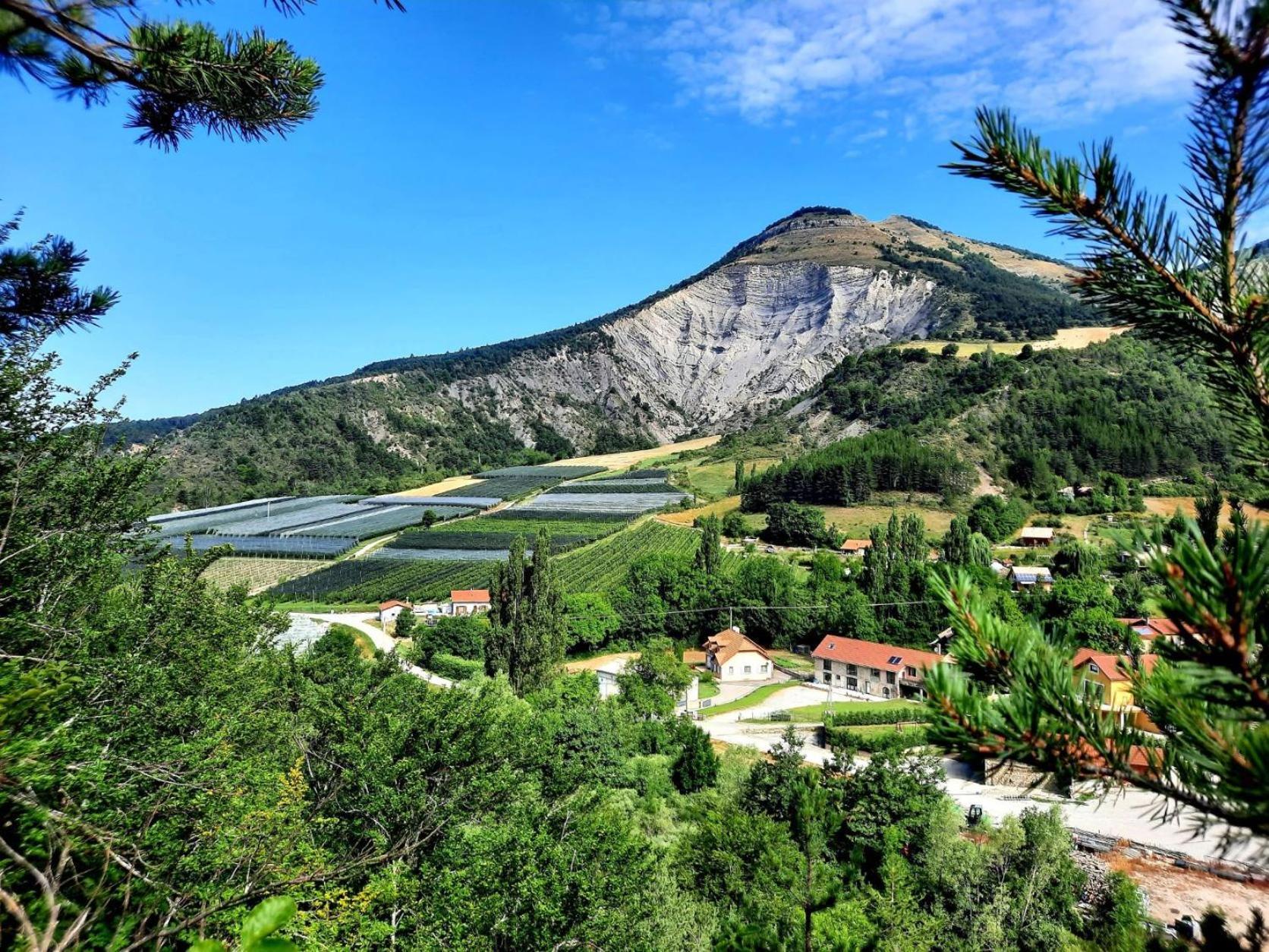 Bed and Breakfast Le Petit Begou Saint-Auban-d'Oze Экстерьер фото