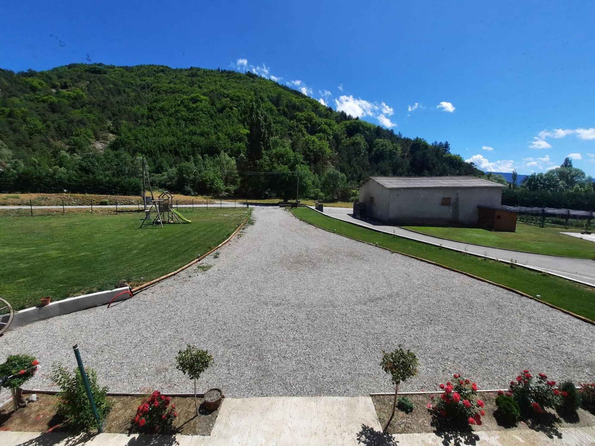 Bed and Breakfast Le Petit Begou Saint-Auban-d'Oze Экстерьер фото